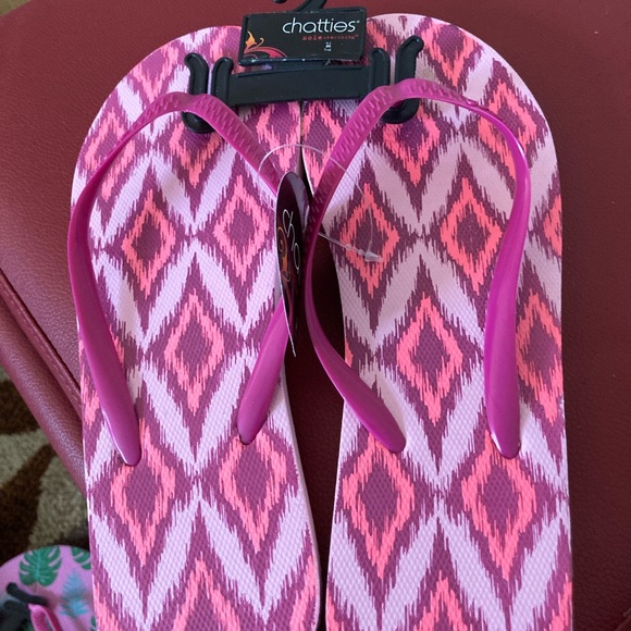 Women’s Flip Flops 🩴 - Picture 2 of 4
